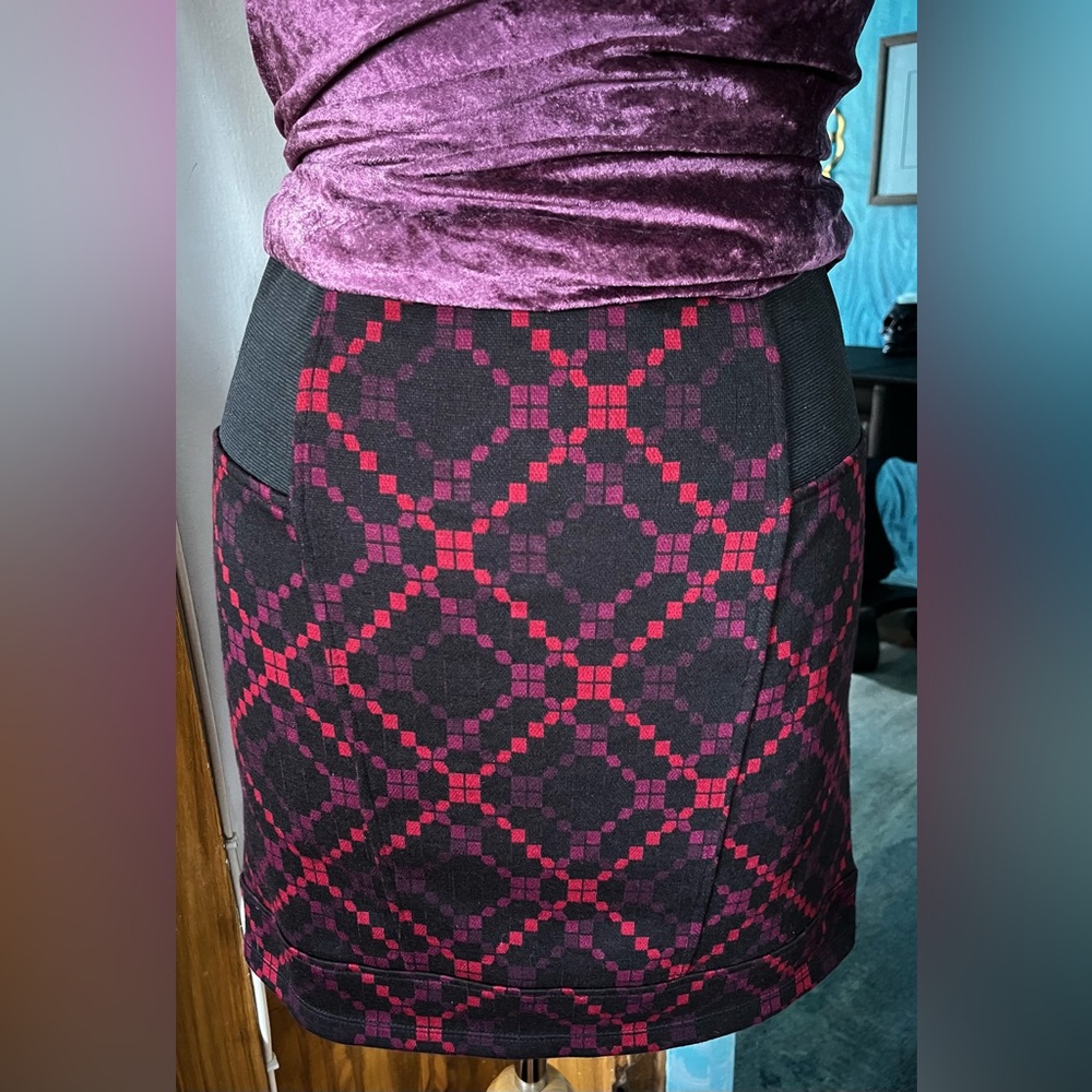 ✨FREE PEOPLE✨ Geometric Black, Purple and Red mini skirt. Size Medium